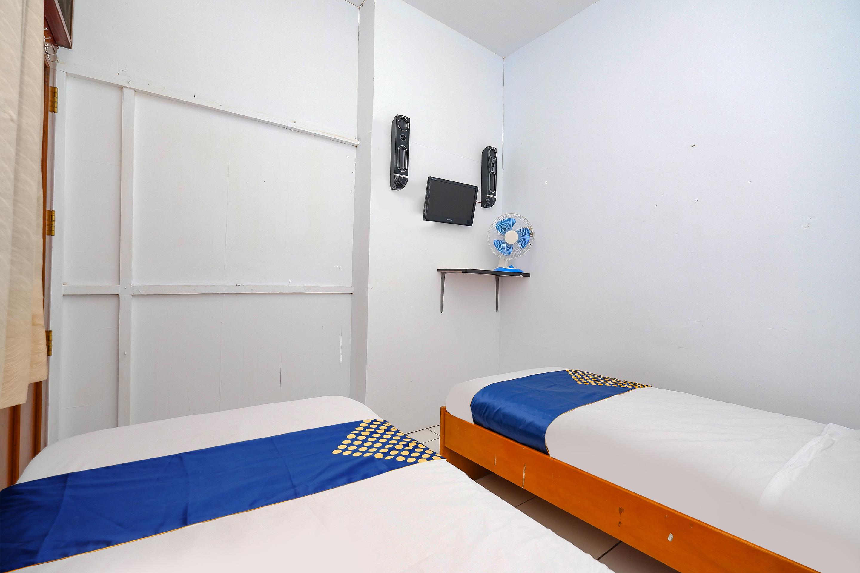 Oyo 2240 Simpang Tujuh Residence Kudus Экстерьер фото