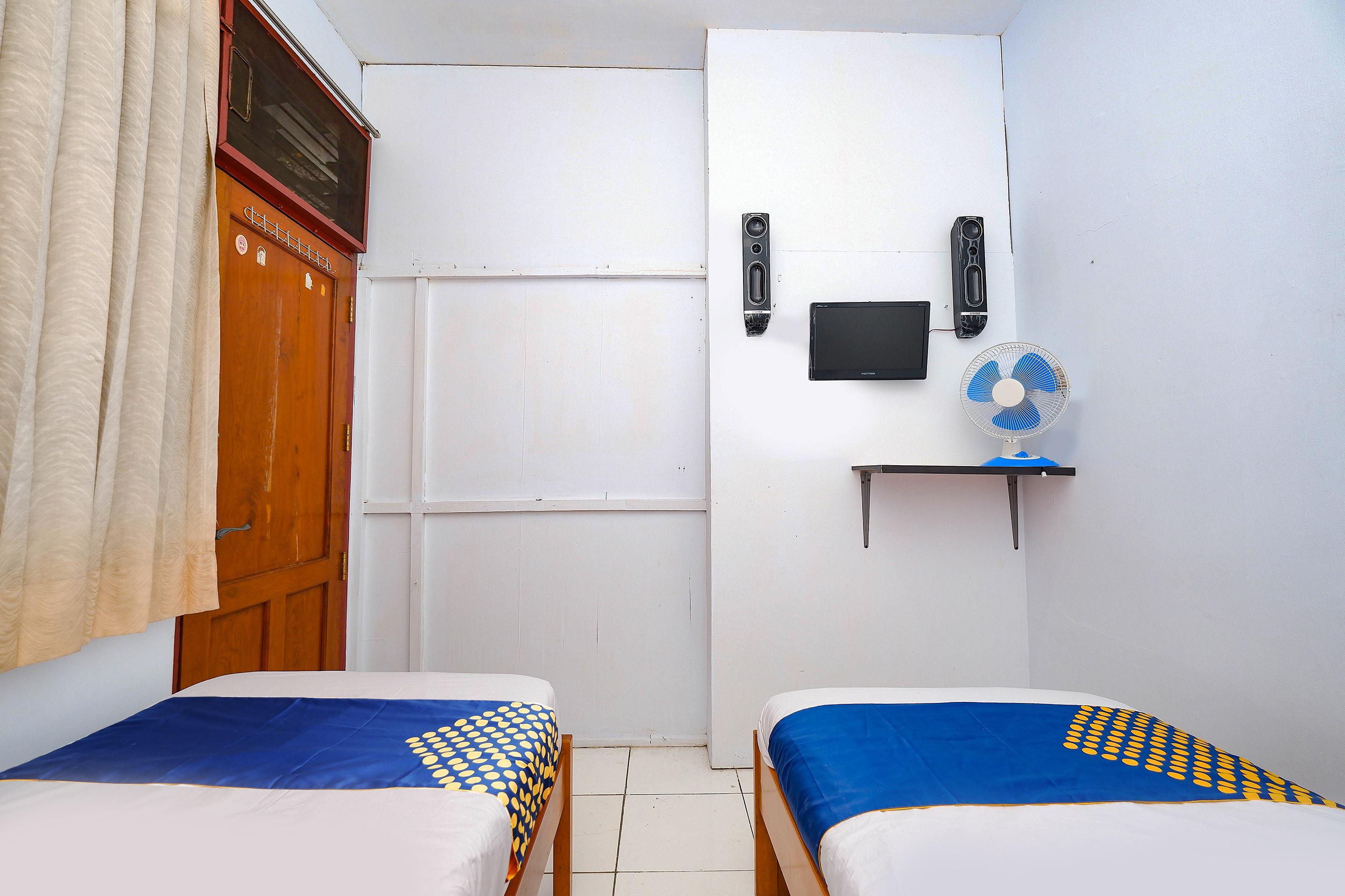 Oyo 2240 Simpang Tujuh Residence Kudus Экстерьер фото