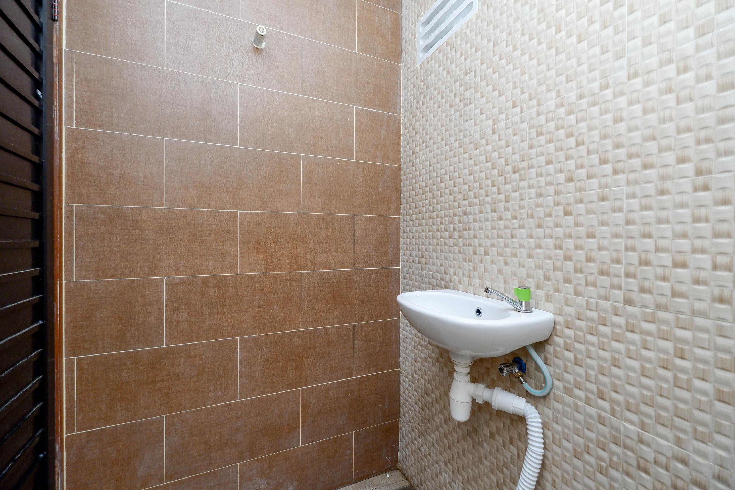 Oyo 2240 Simpang Tujuh Residence Kudus Экстерьер фото