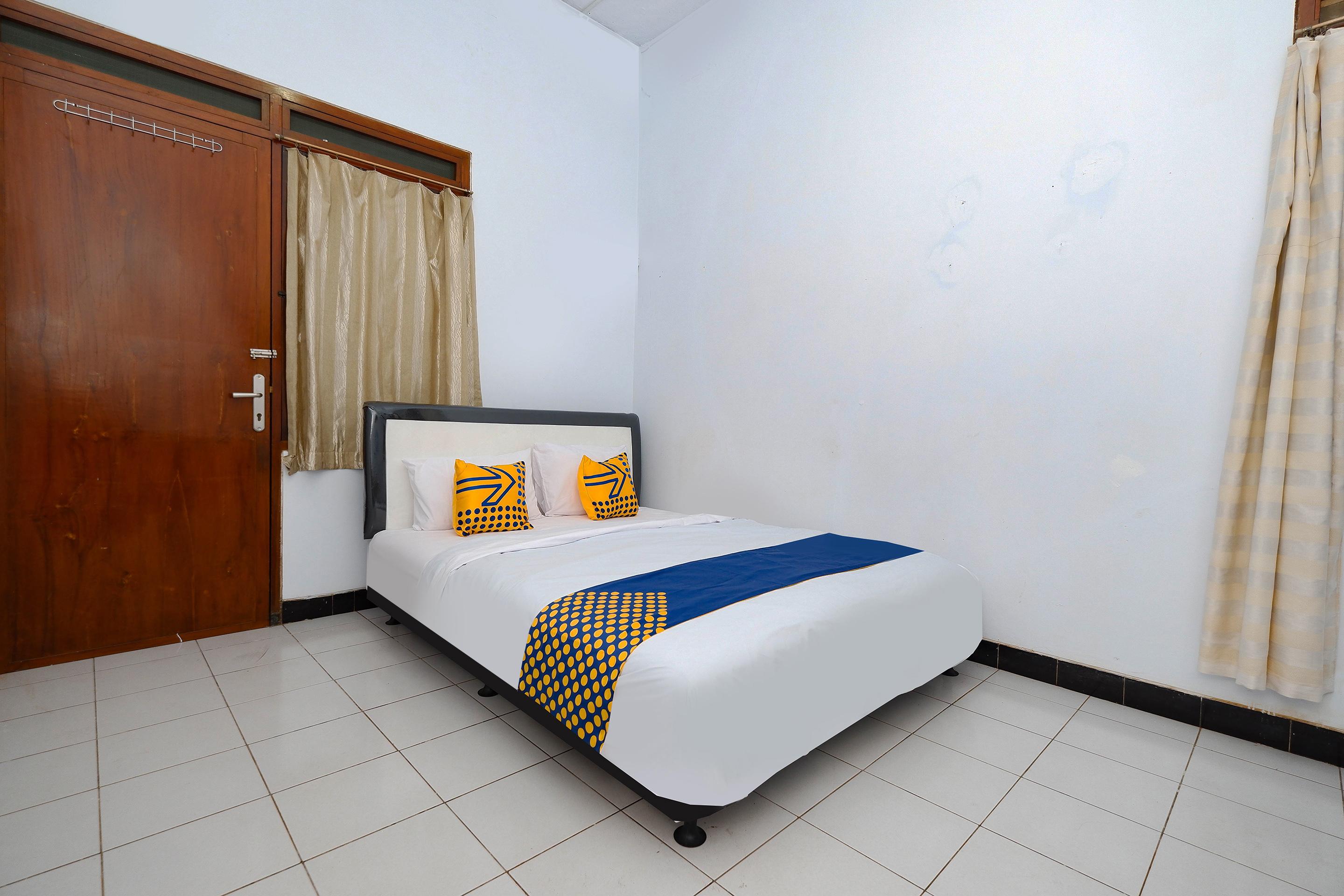 Oyo 2240 Simpang Tujuh Residence Kudus Экстерьер фото