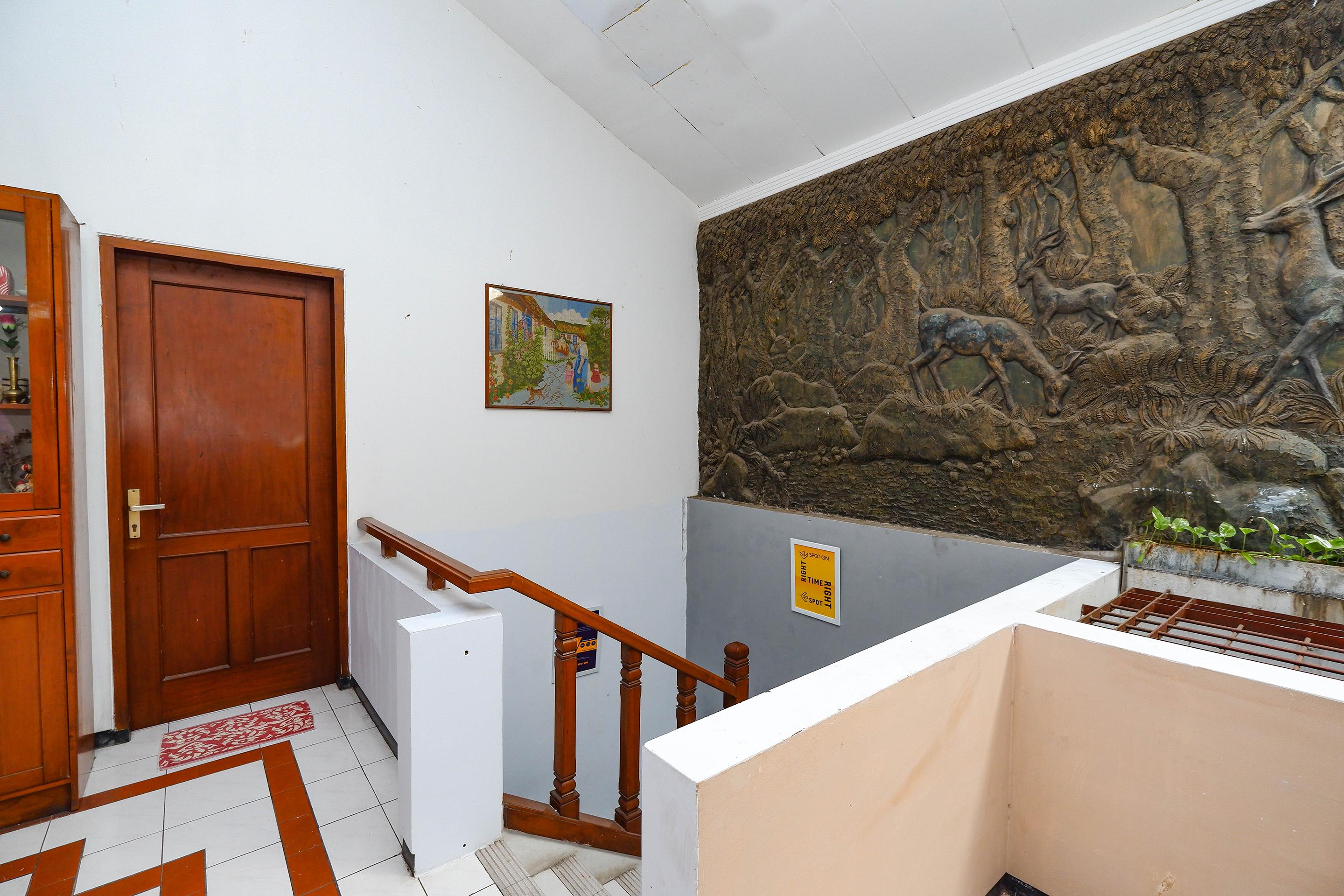 Oyo 2240 Simpang Tujuh Residence Kudus Экстерьер фото
